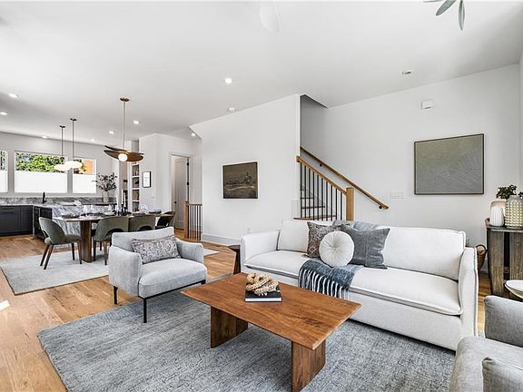 3rd image of 404 Linden Ave NE #24