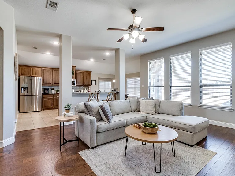 108 Landsdale Cir — Photo 4