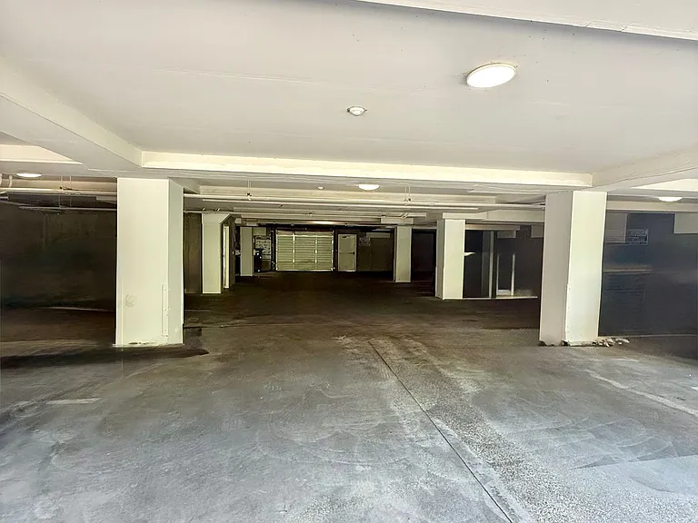 Willow Bay Apartments — Photo 9