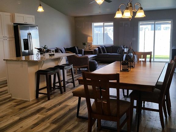 Bloomstone Townhome Elm Plan Great Room - Open Concept