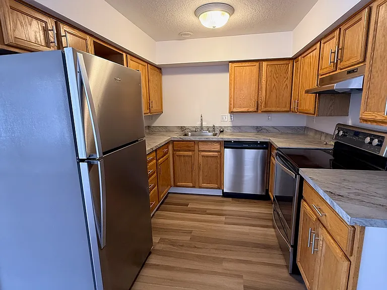 519 NE Webster St — Photo 4