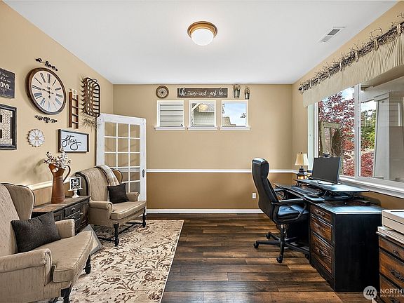 4th image of 3932 Highlands Boulevard