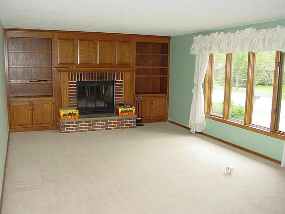 4th image of 240 Circle Hills Dr