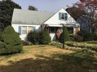 31 Entrance Way, Valhalla, NY 10595