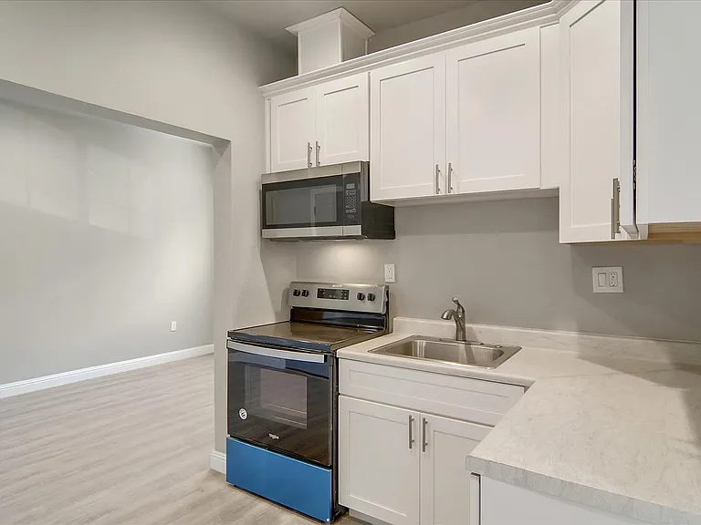 298 N 7th St #220 — Photo 4