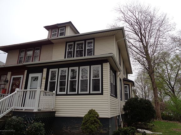 3rd image of 15 Howard Ct