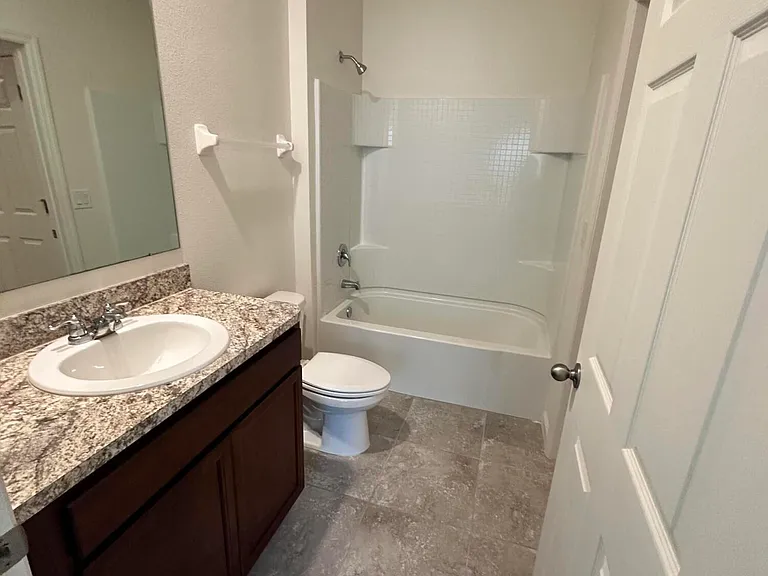 620 Remington Green Dr SE #103 — Photo 17