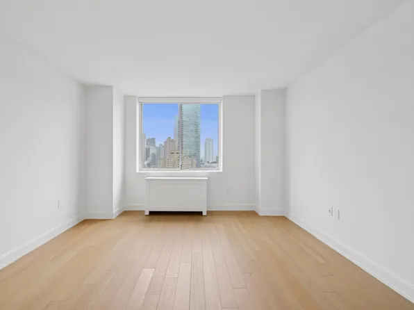 420 East 54th Street image 6 of 30