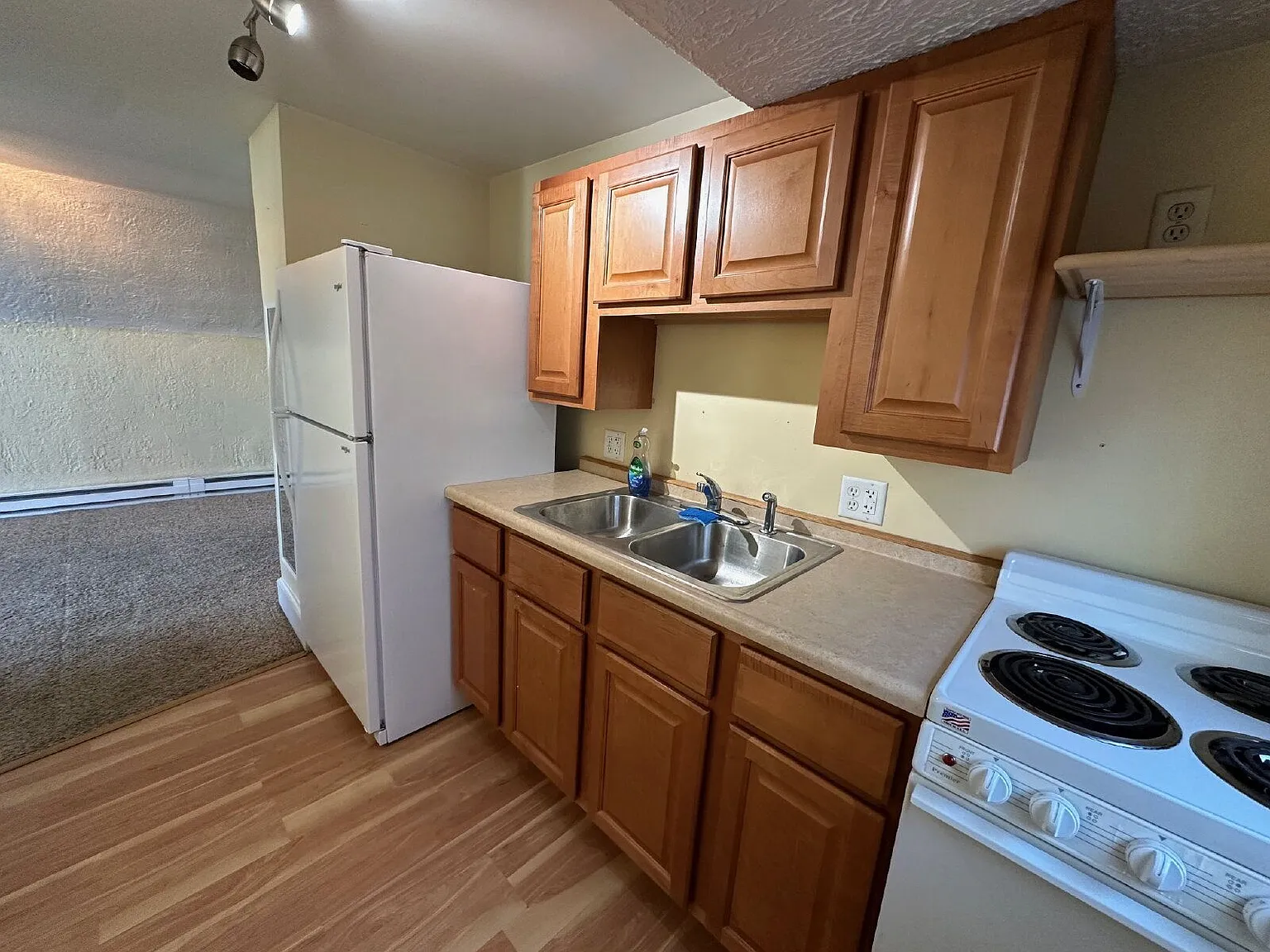 1 bed, 1.0 bath, 700 sqft, $845 — Photo 3