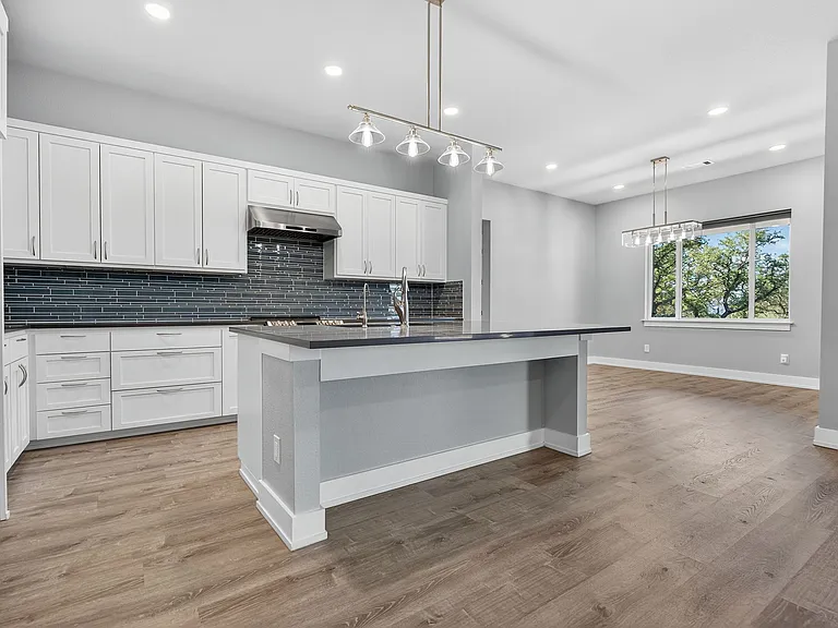 21603 Thomas Cv — Photo 15
