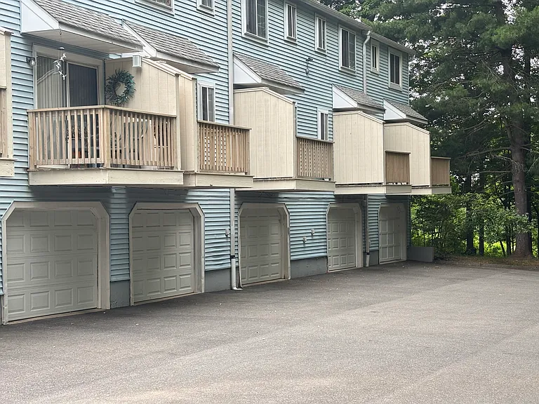 Townhouse with patio and full car garage
