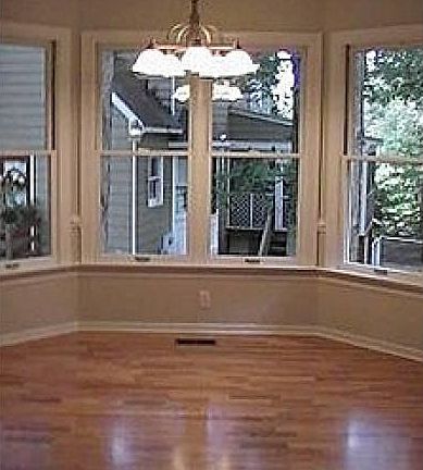 Eat-in Kitchen Bay Window