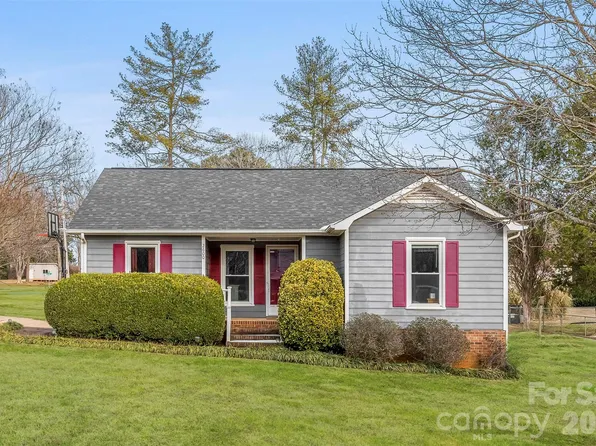 2600 Castlewood Dr, Gastonia, NC 28056