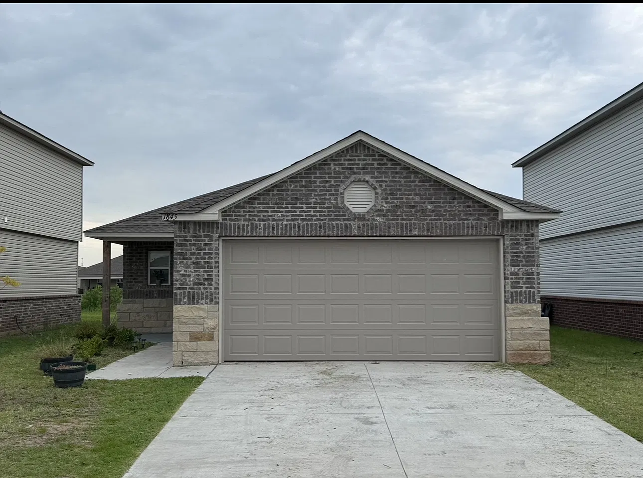 4 bed, 1479 sqft, $1,500 — Photo 1