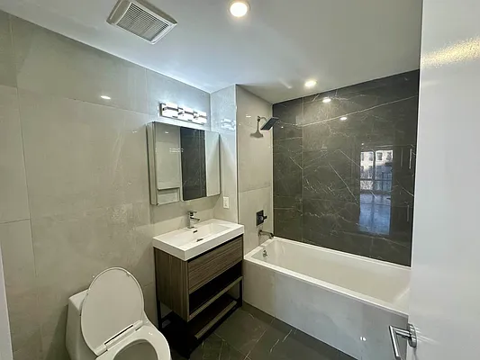 Rented by EXR | media 8