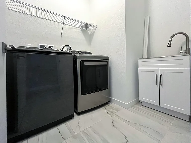 4530 NW Exchange Ave — Photo 25