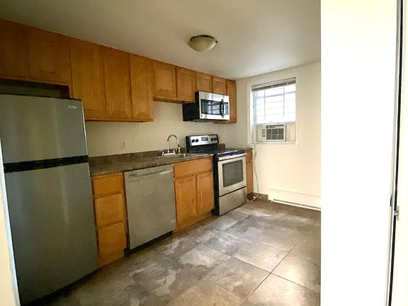 2nd image of 1520 Pine St APT 1F