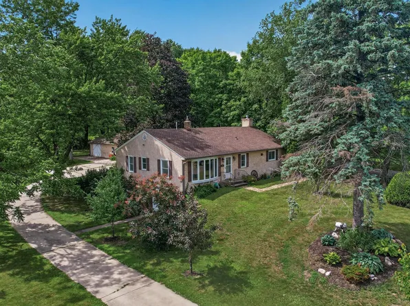 2559 Clarence St, Saint Paul, MN 55109