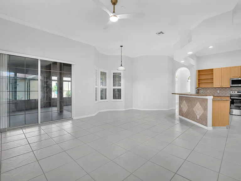 4100 Temple St — Photo 13