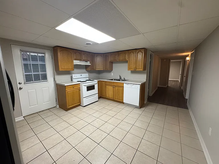 108 White St — Photo 24
