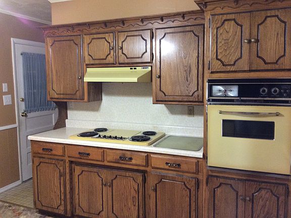 5th image of 1404 Meadowbrook Ln