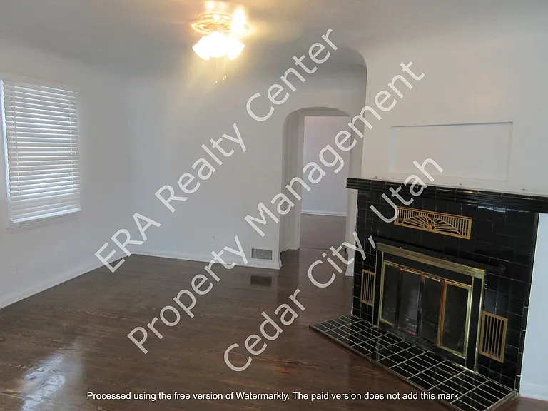 399 E Center St — Photo 5