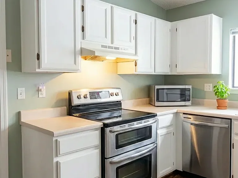 6435 Chantilly Pl — Photo 5