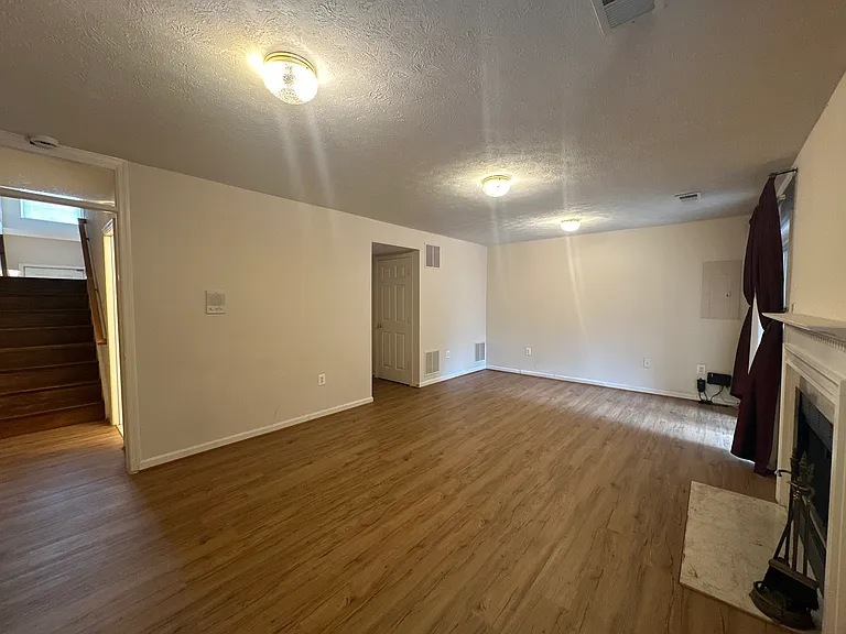 8359 Regal Oak Ct — Photo 22