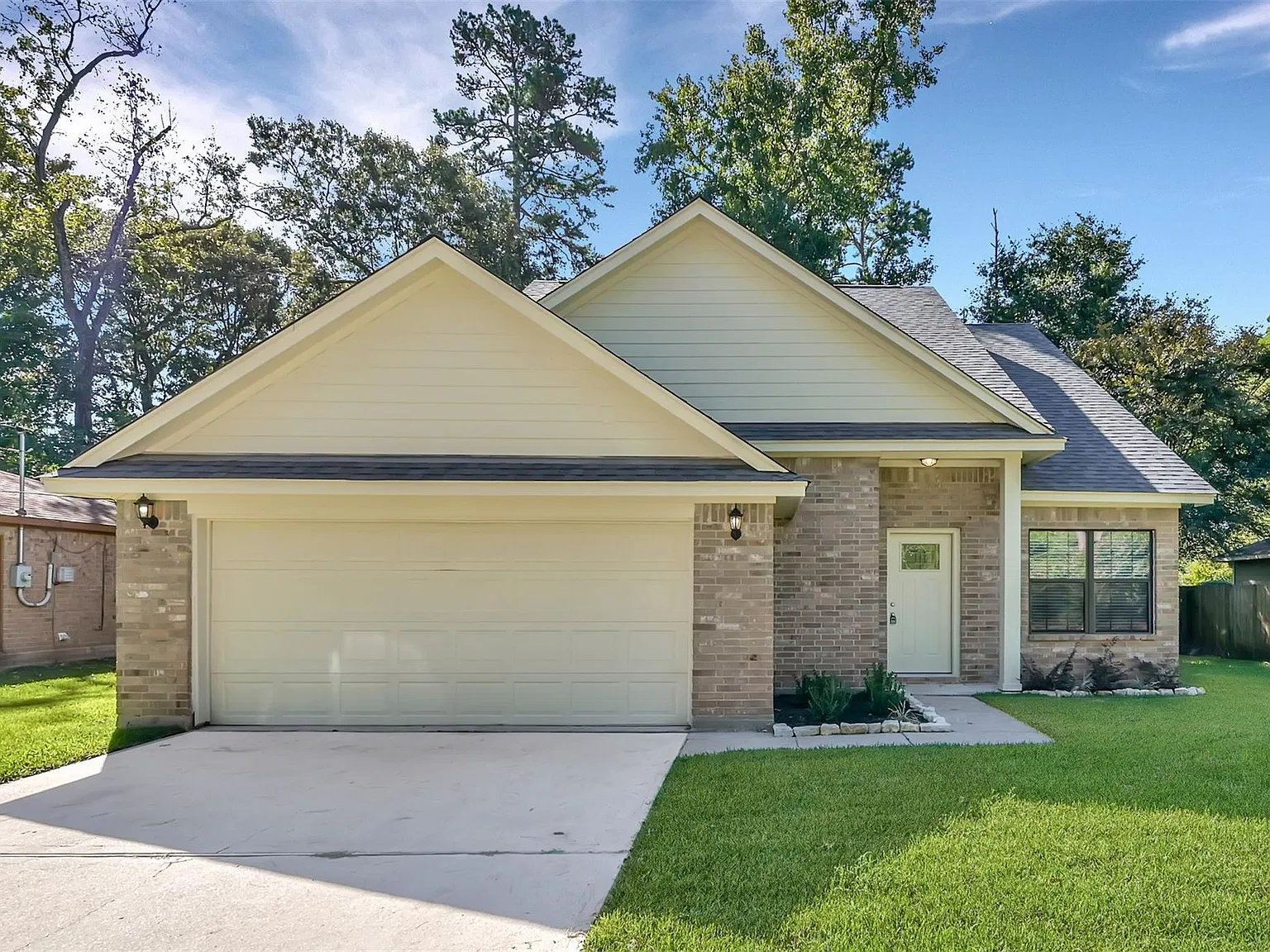 4 bed, 2.5 bath, 1846 sqft, $1,900 — Photo 2