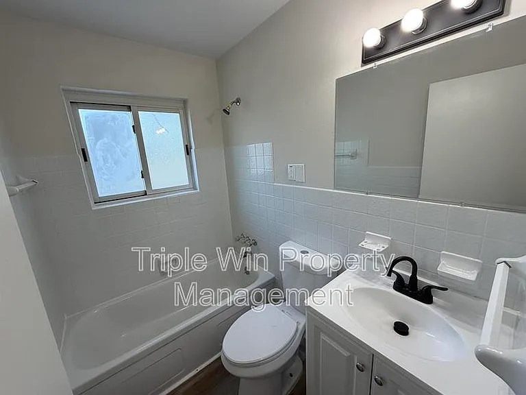945 Paddock Dr — Photo 30