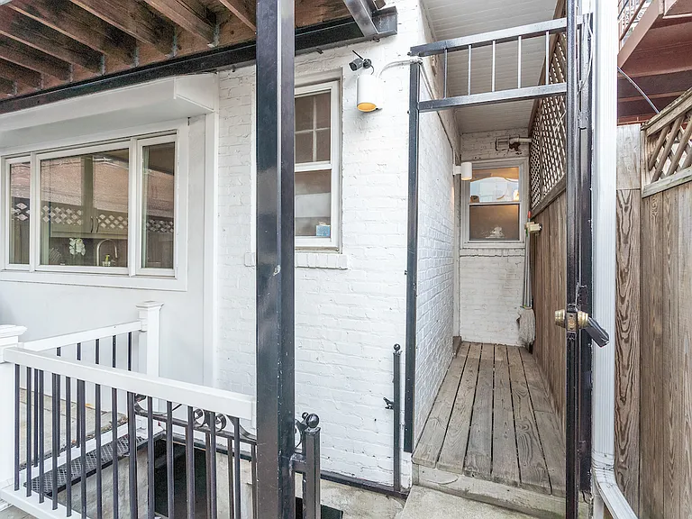 2650 Woodley Pl NW — Photo 18