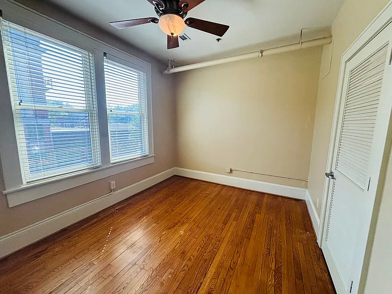 2 Bedroom, 1 Bath Apartment — Photo 7