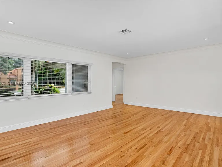 1100 S Alhambra Cir — Photo 7