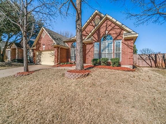 2nd image of 1012 Laurel Oak Dr