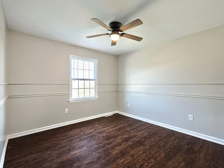 1676 Taylor Dr — Photo 23