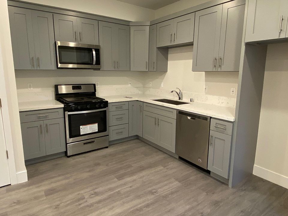 1st image of 14114 Erwin St Unit 1
