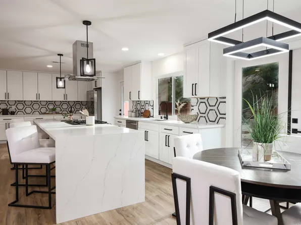 3755 Sierra Morena Ave, Carlsbad, CA 92010