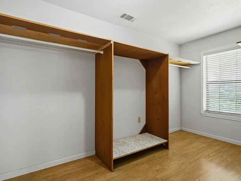 265 E Dove Rd — Photo 39