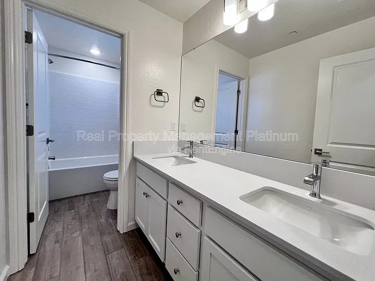 2059 N Wagon Ln — Photo 12