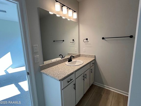 5th image of 116 Brattle Ct