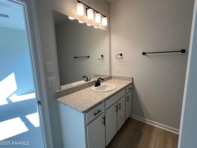 116 Brattle Ct — Photo 5