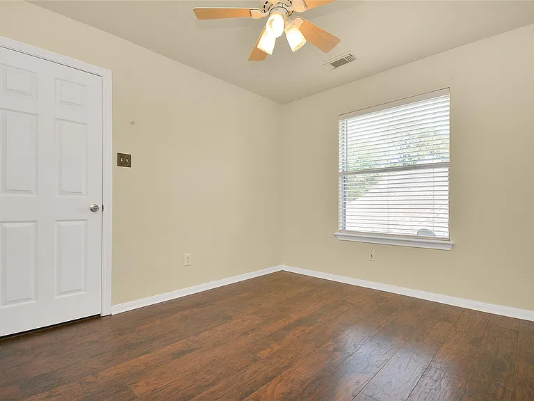 4123 Valedon Ln — Photo 31