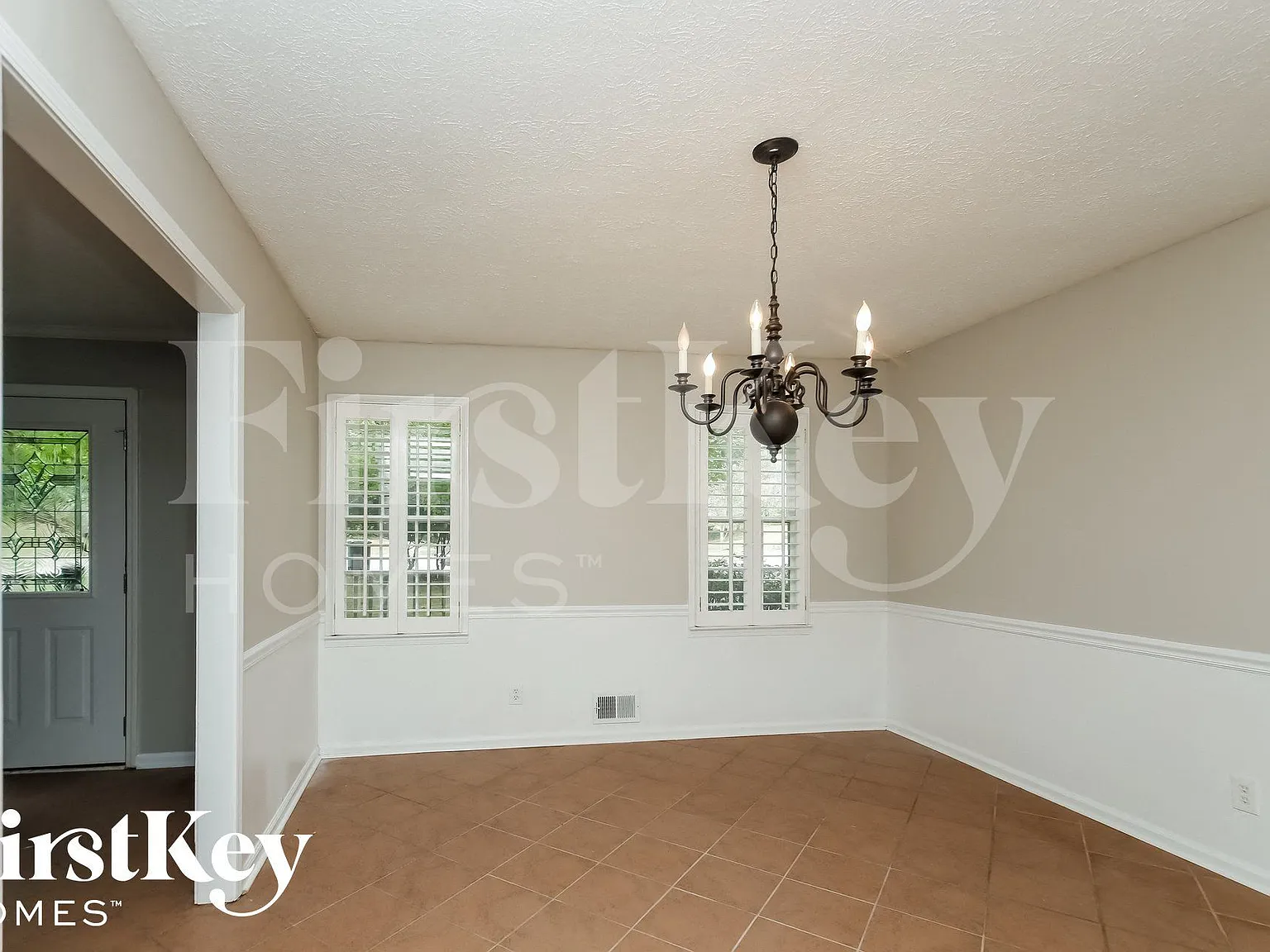 3 bed, 3.5 bath, 2210 sqft, $2,040 — Photo 4