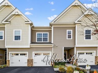 67 Grabowski Dr, Parlin, NJ 08859