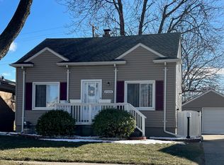 21608 Kramer St, Saint Clair Shores, MI