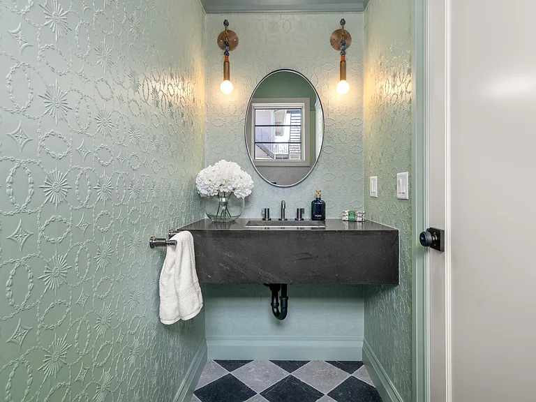 18 Clinton St #18A — Photo 8