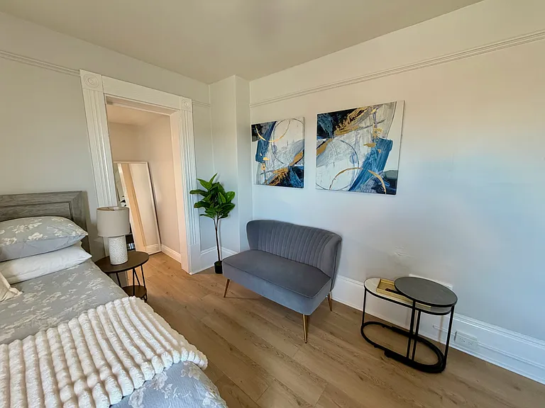 2174 Logan Ave #B — Photo 12