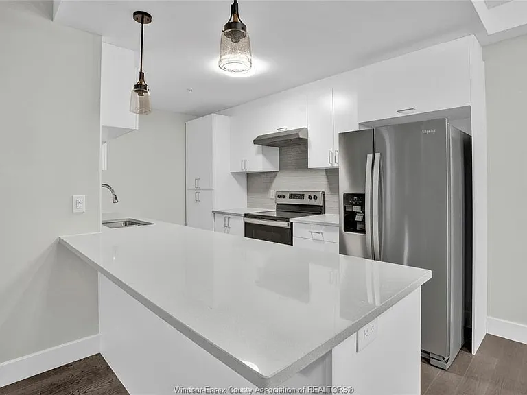 2600 Sandwich West Pkwy #301 — Photo 4