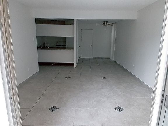 2nd image of 838 Chestnut Ave #1