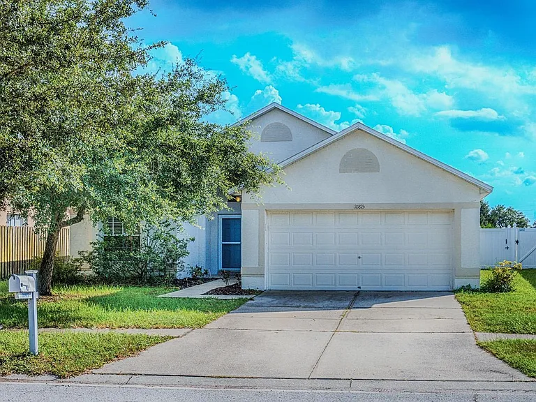 10815 Lakeside Vista Dr — Photo 1